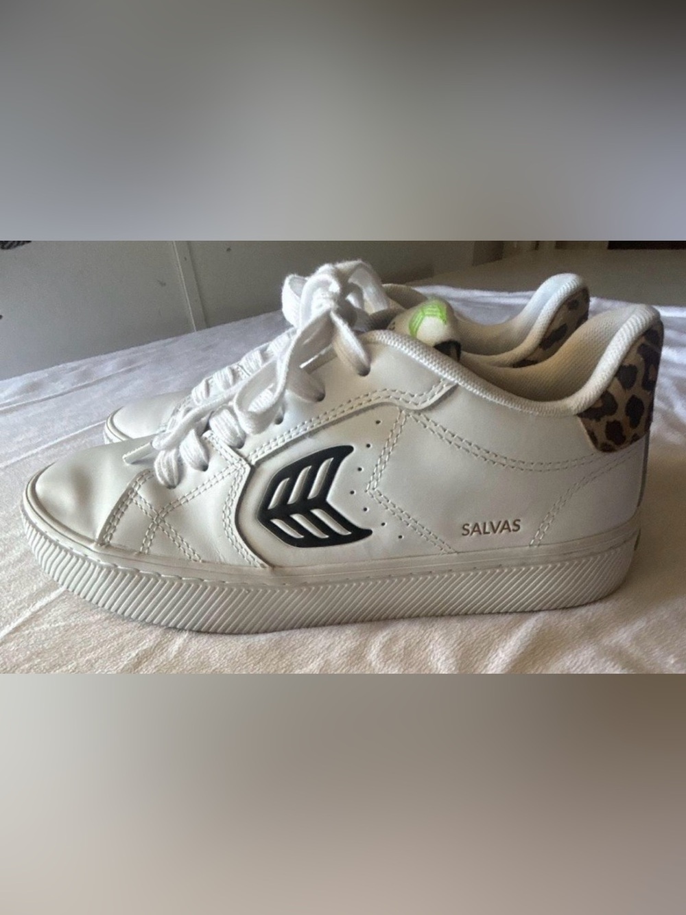 Cariuma White Leather Sneakers with Black Accent Size 8
